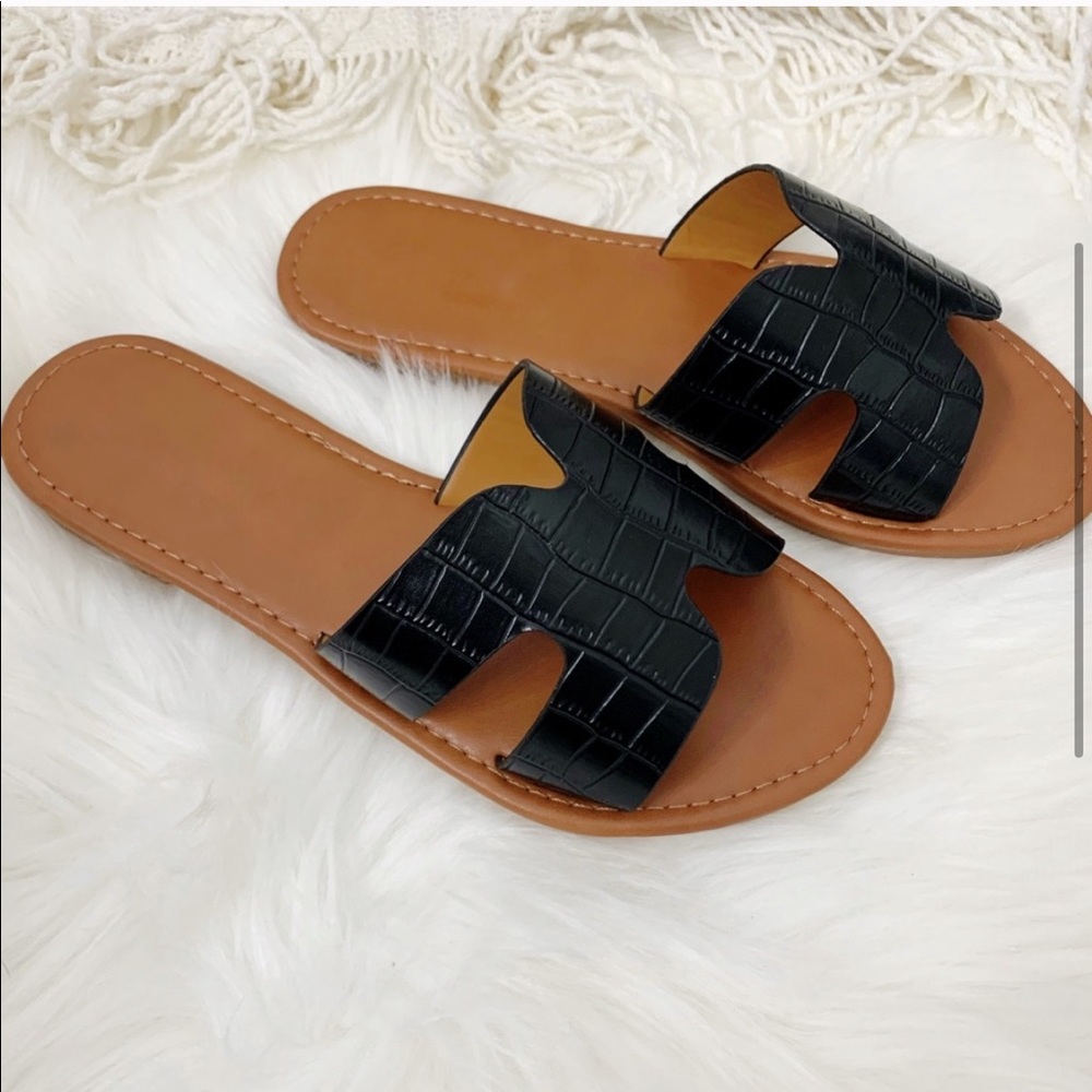 NEW Camila Sandal- in Black - Picture 3 of 6